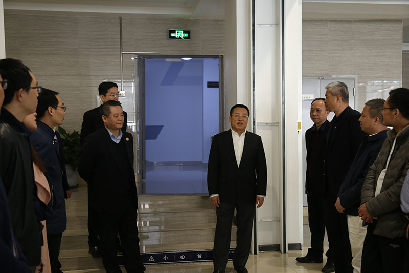 000000.jpg 000000.jpg